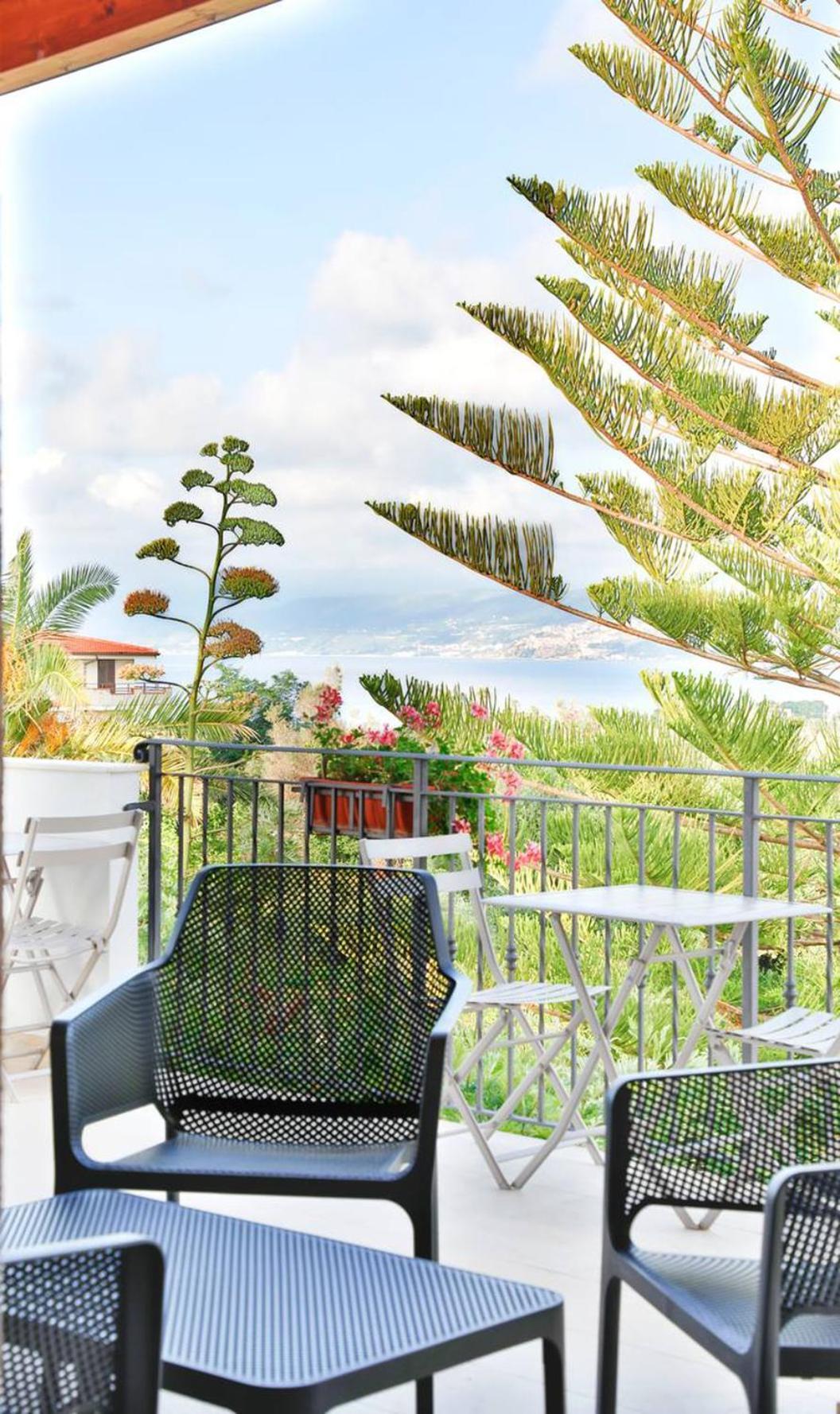 Residenza Anna Calabria Bed & Breakfast Briatico Exterior photo